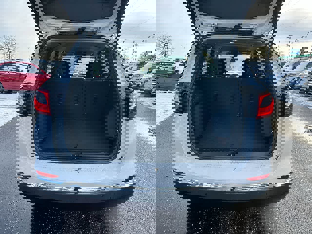 Used 2020 Chevrolet Equinox LT w/ Driver Convenience Package image 35