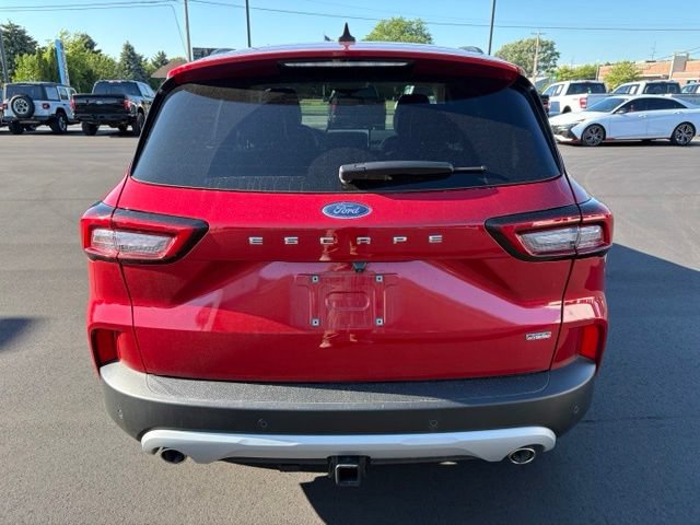 Used 2024 Ford Escape SE w/ Class II Trailer Tow Package FWD image 9