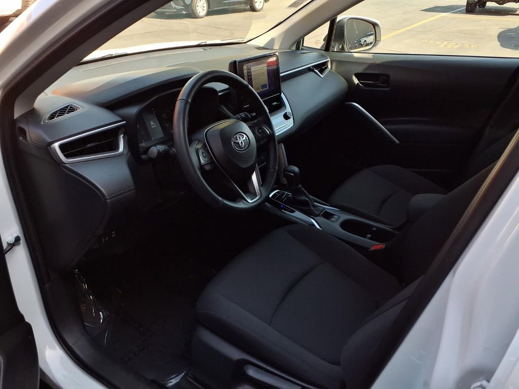 Certified 2024 Toyota Corolla Cross LE w/ Moonroof Package FWD image 16