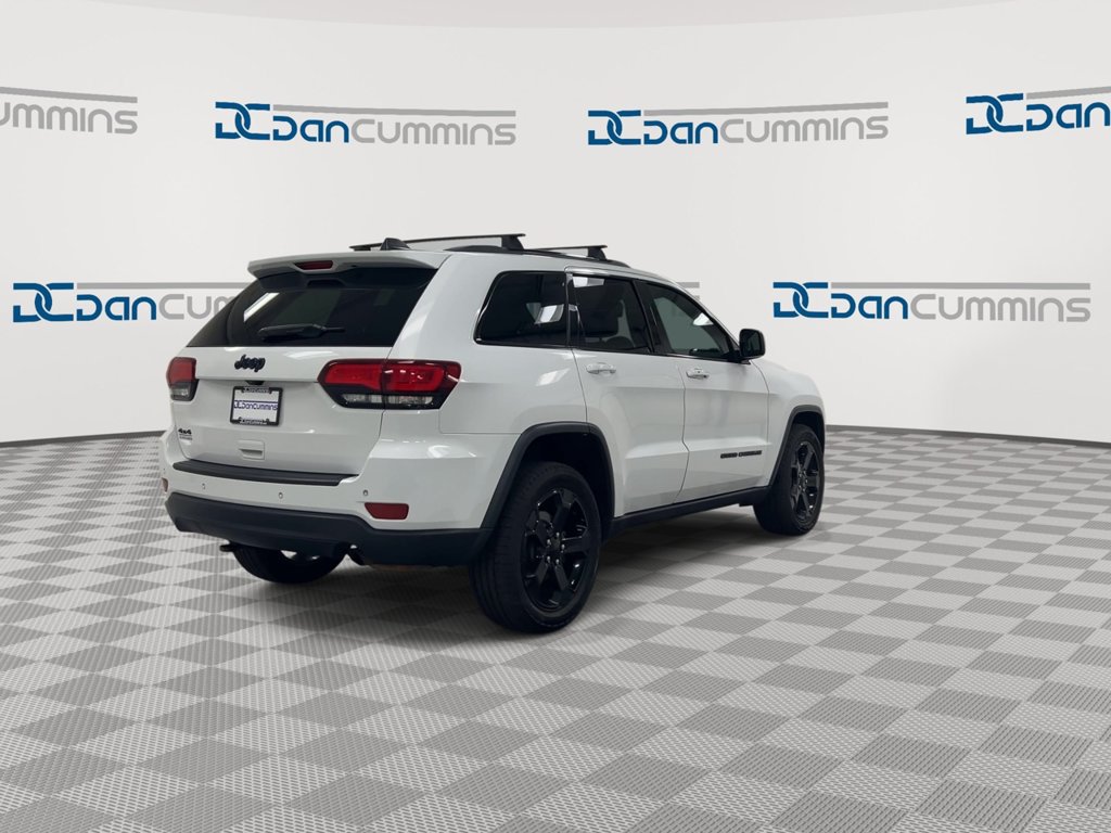 Used 2018 Jeep Grand Cherokee Laredo AWD/4WD image 8