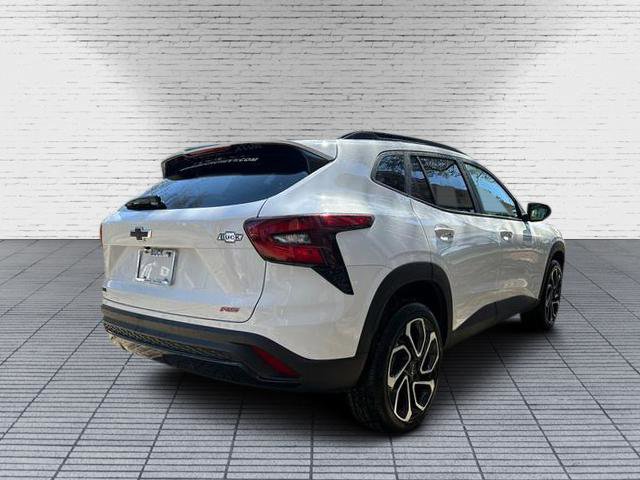 New 2025 Chevrolet Trax RS w/ Sunroof Package image 7