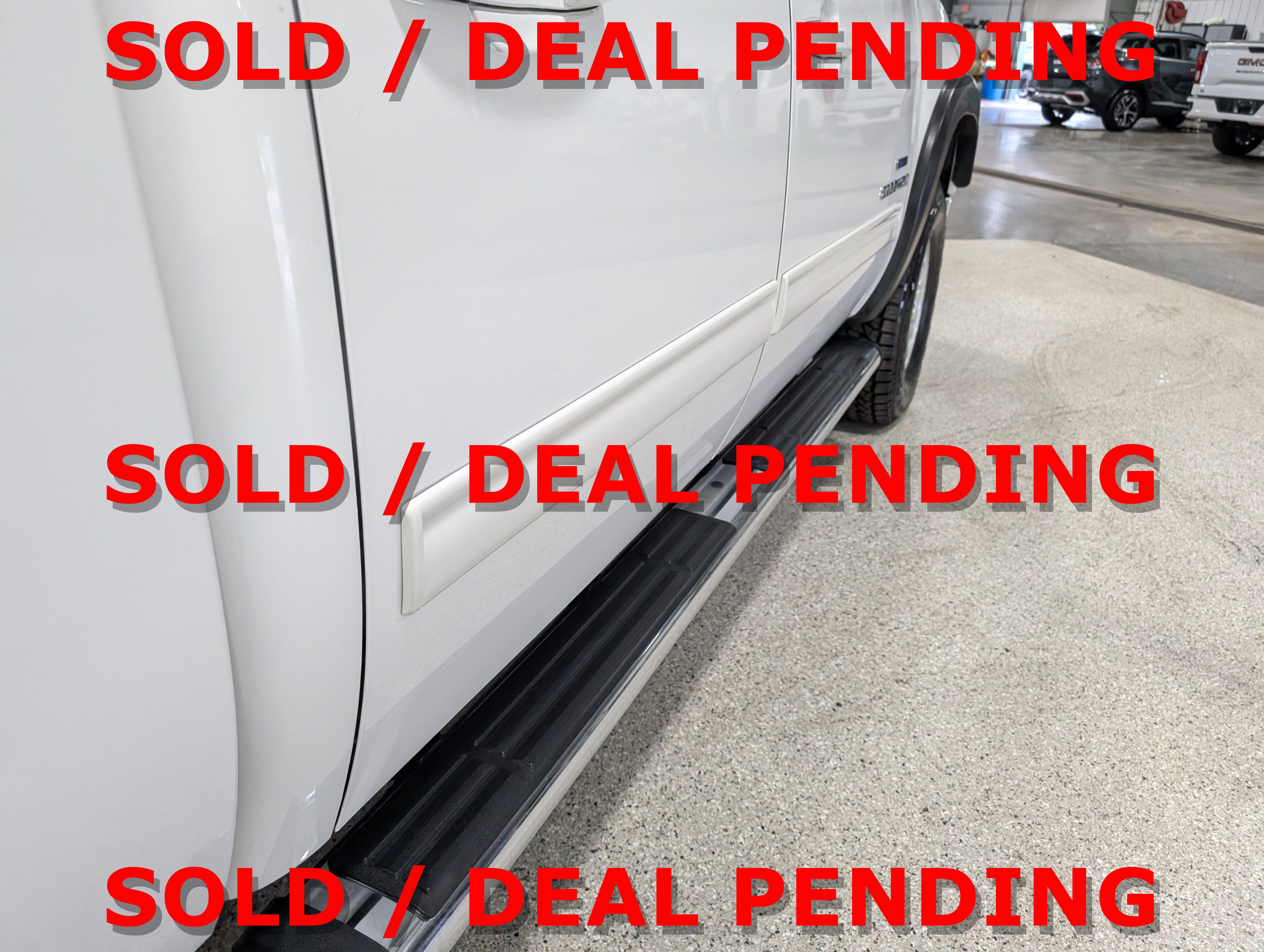 Used 2009 GMC Sierra 2500 SLT w/ SLT Convenience Package image 11