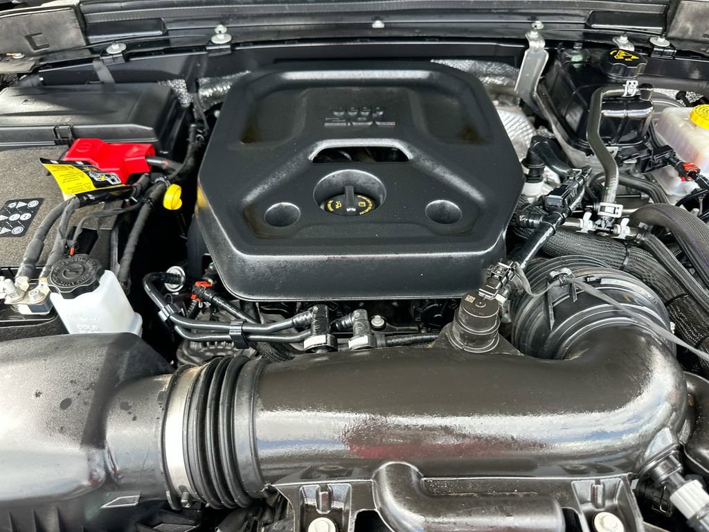 Used 2025 Jeep Wrangler Unlimited Sport image 28