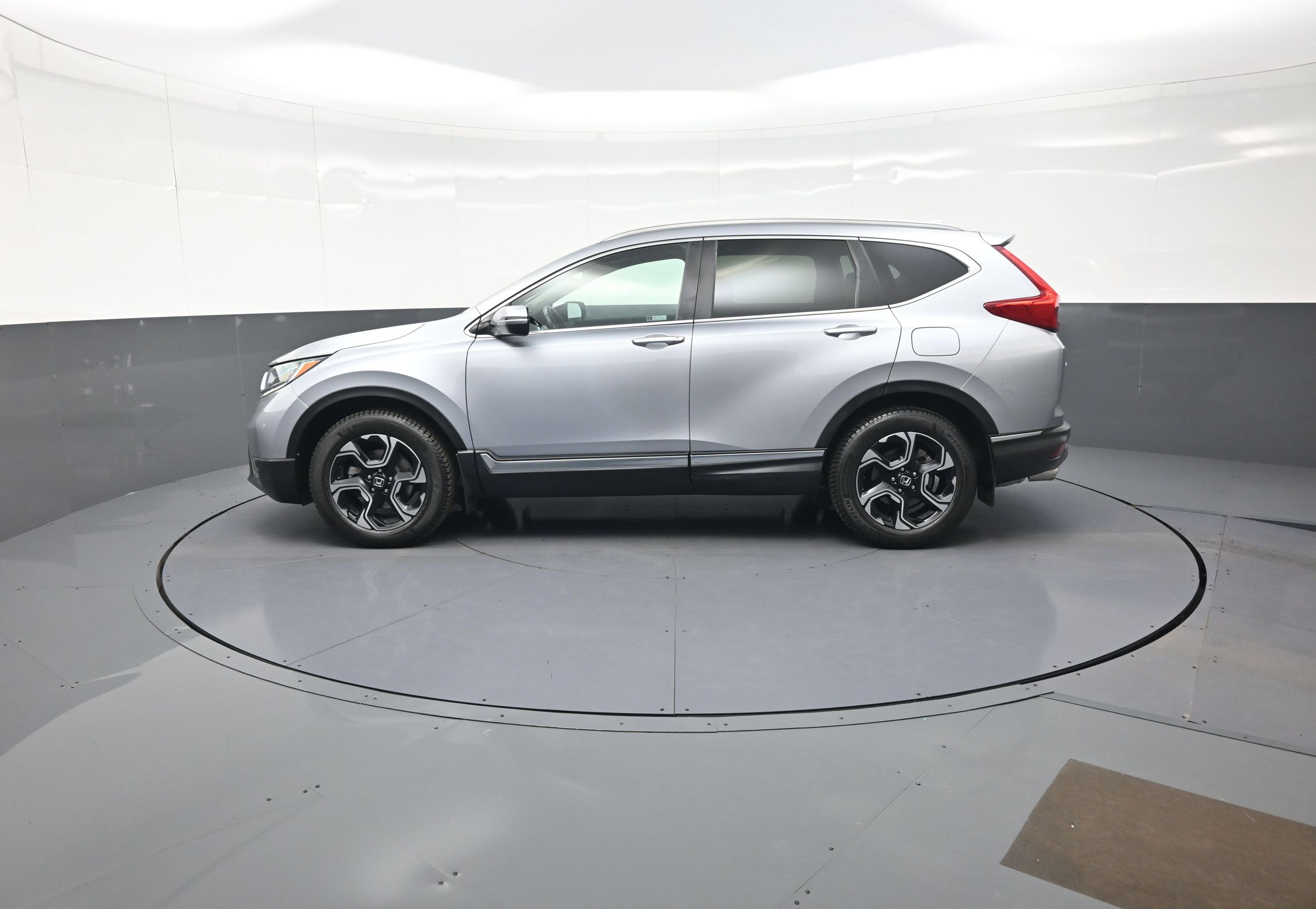 Used 2019 Honda CR-V Touring image 6