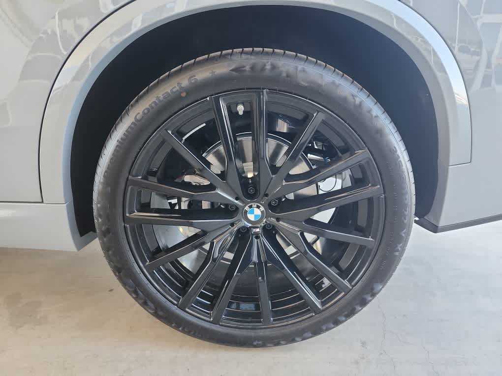 New 2026 BMW X5 xDrive40i w/ M Sport Package AWD/4WD image 10