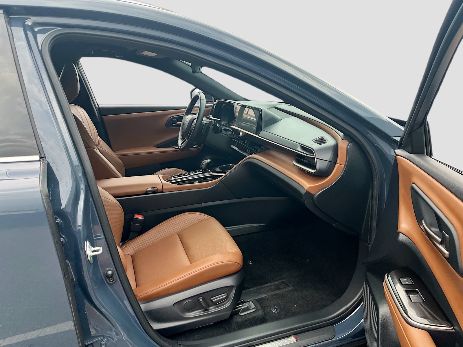 Used 2025 Toyota Crown Signia AWD/4WD image 28