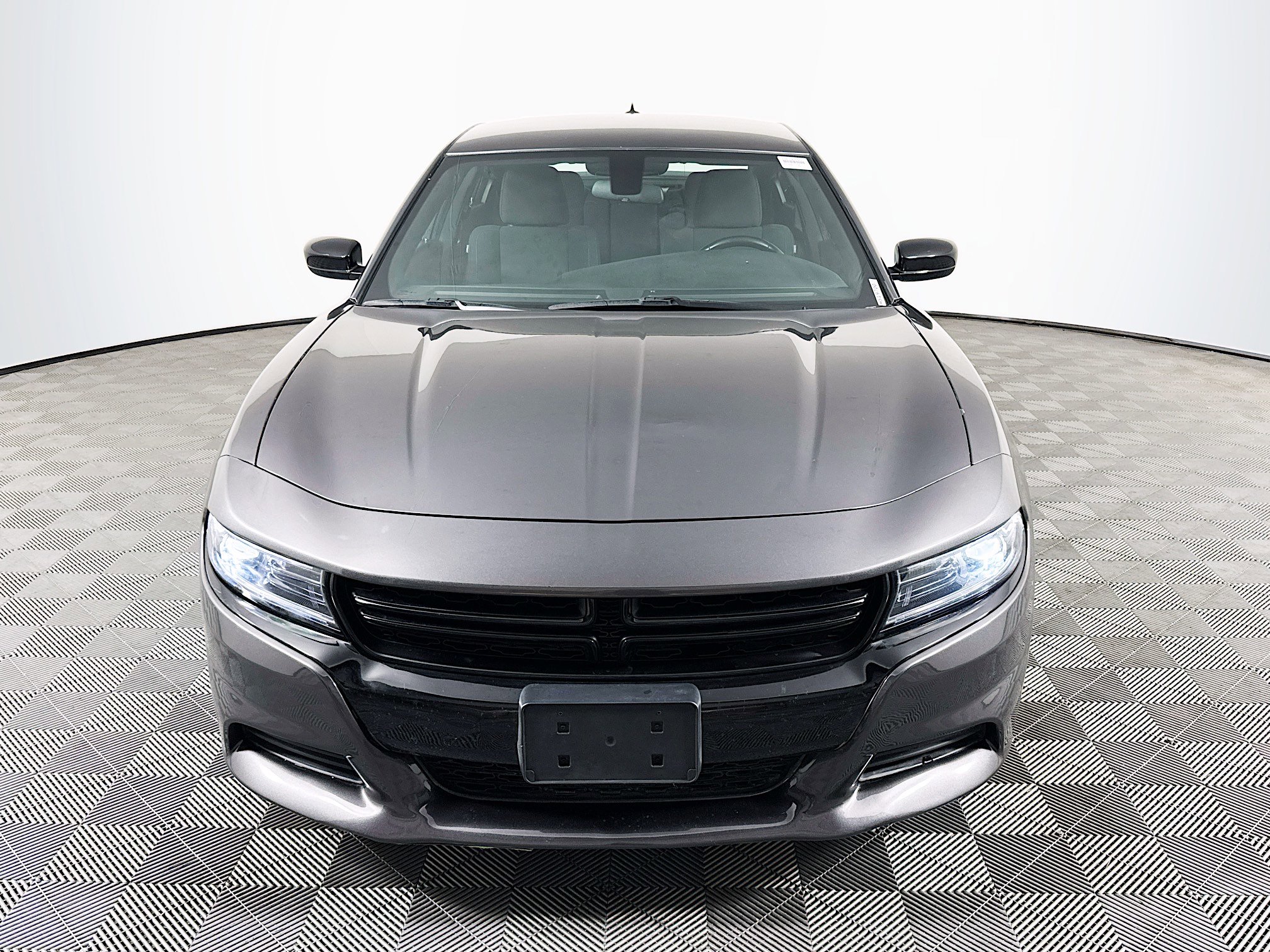 Used 2023 Dodge Charger SXT w/ Blacktop Package RWD image 2