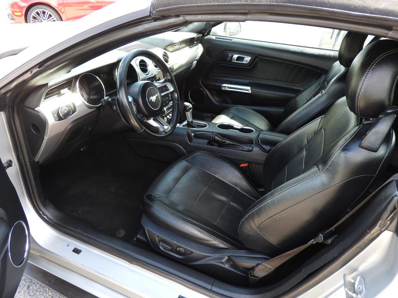 Used 2020 Ford Mustang Premium image 8