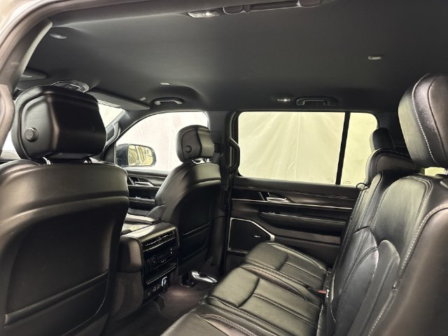 Used 2024 Jeep Wagoneer L Series II w/ Flexible Seating Group AWD/4WD image 13