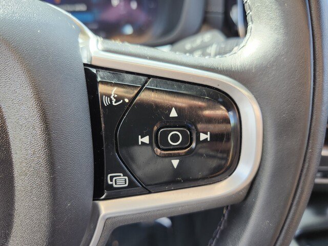 Used 2022 Volvo XC60 B5 Inscription w/ Advanced Package image 19
