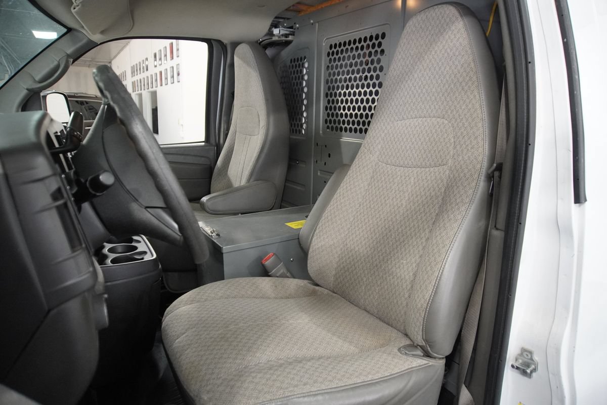Used 2014 Chevrolet Express 3500 Extended RWD image 10