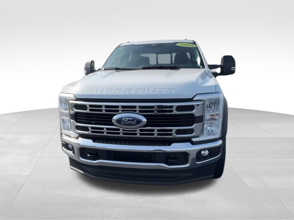 Used 2025 Ford F550 4x4 Crew Cab Super Duty image 4