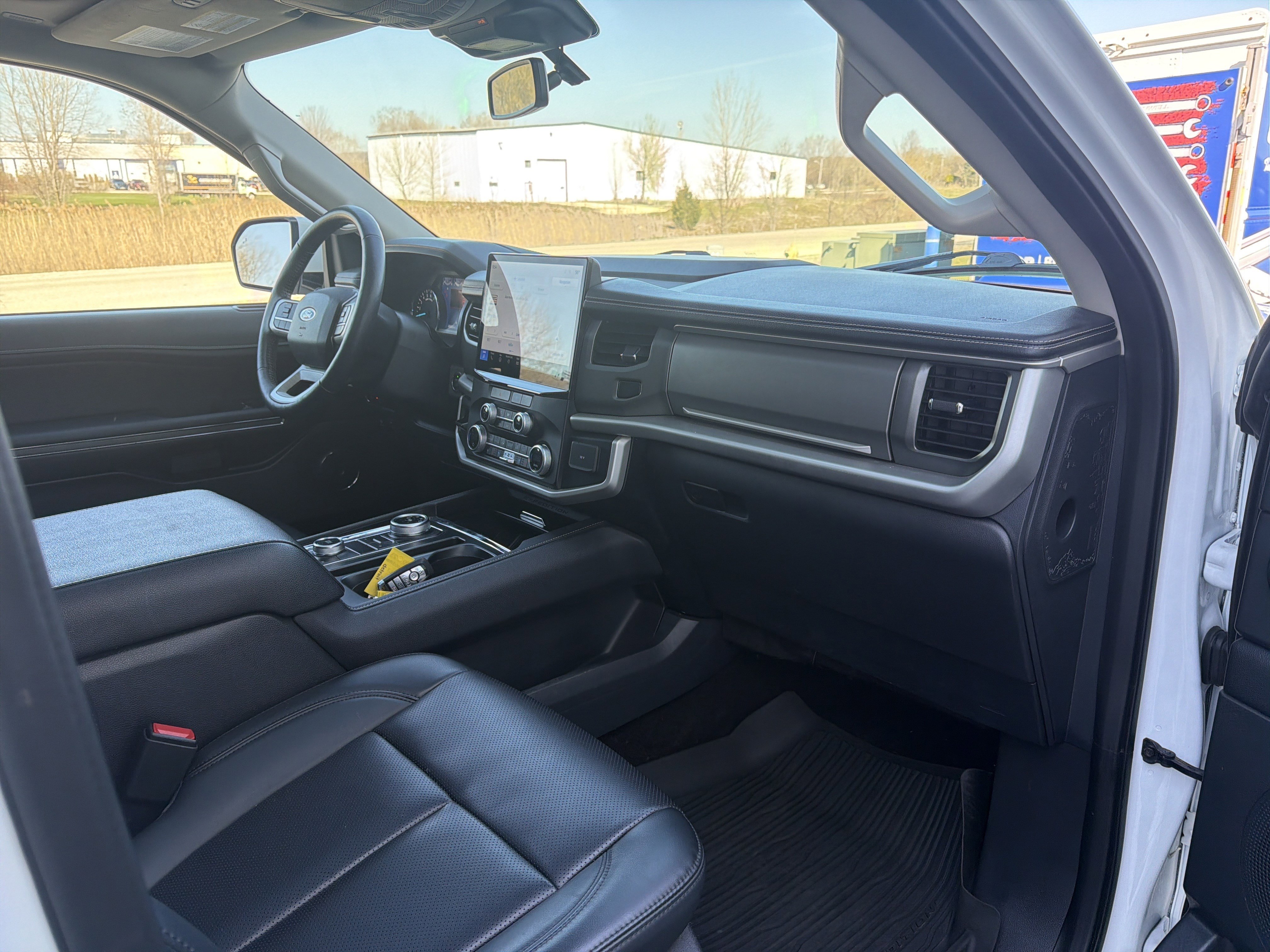Used 2023 Ford Expedition XLT AWD/4WD image 44