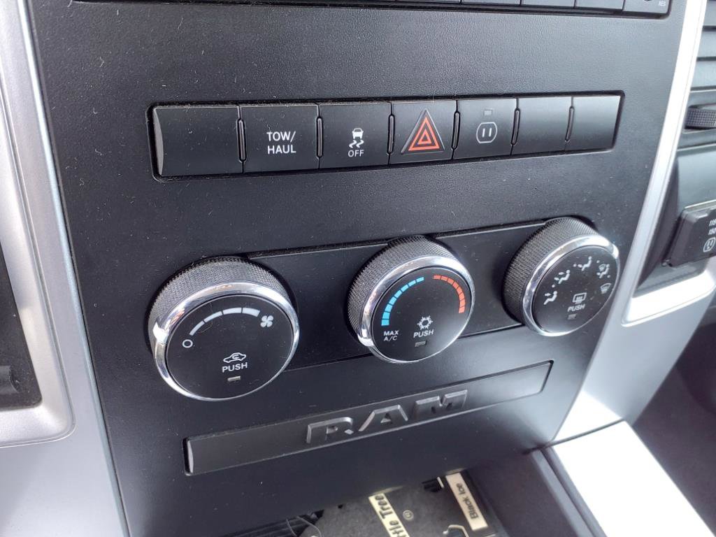 Used 2012 RAM 1500 Classic SLT w/ Luxury Group image 23