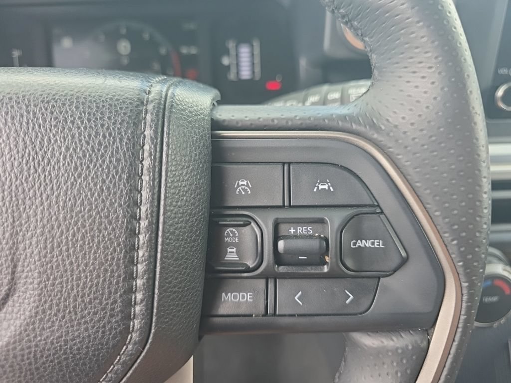 Used 2026 Toyota 4Runner SR5 AWD/4WD image 19