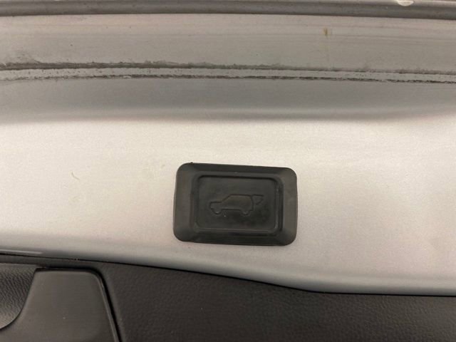 Used 2020 Toyota RAV4 XLE w/ Convenience Package image 38