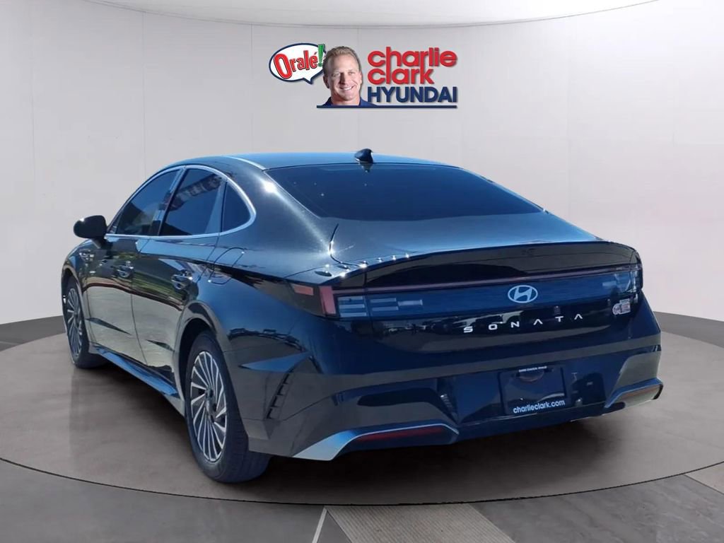 Used 2025 Hyundai Sonata SEL FWD image 3
