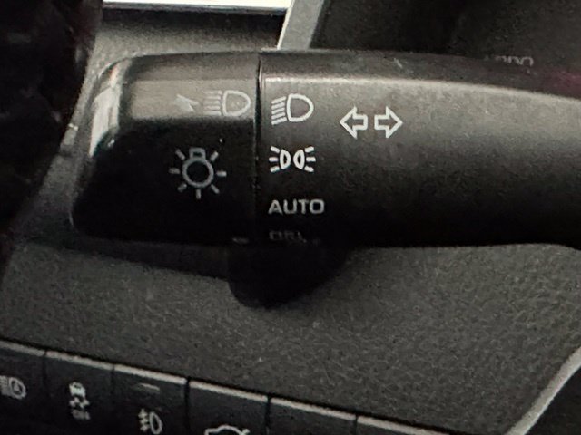 Used 2018 Toyota Camry XSE FWD image 17