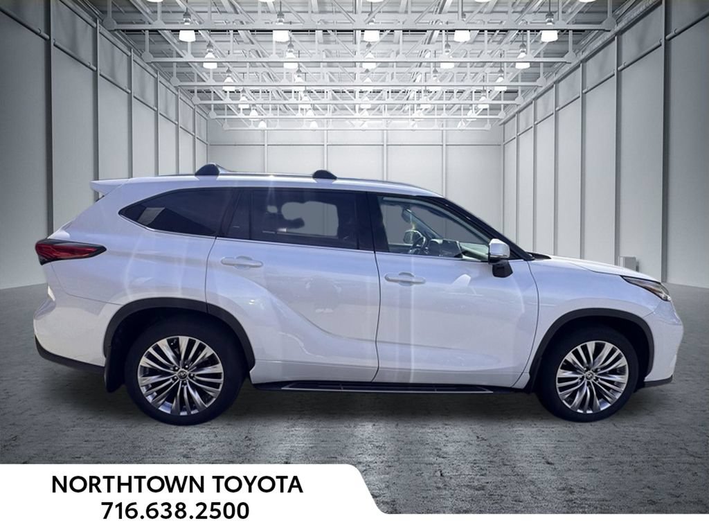 Used 2023 Toyota Highlander Platinum AWD/4WD image 27