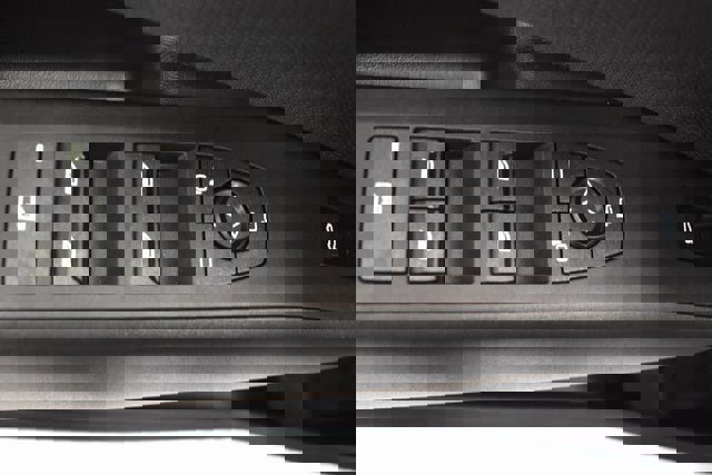 New 2025 BMW X3 xDrive30i w/ Convenience Package image 21