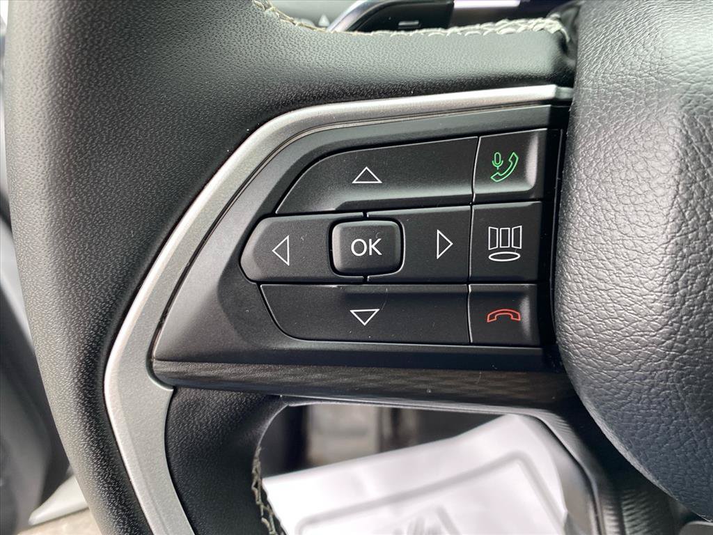 Used 2023 Jeep Grand Cherokee Altitude AWD/4WD image 15