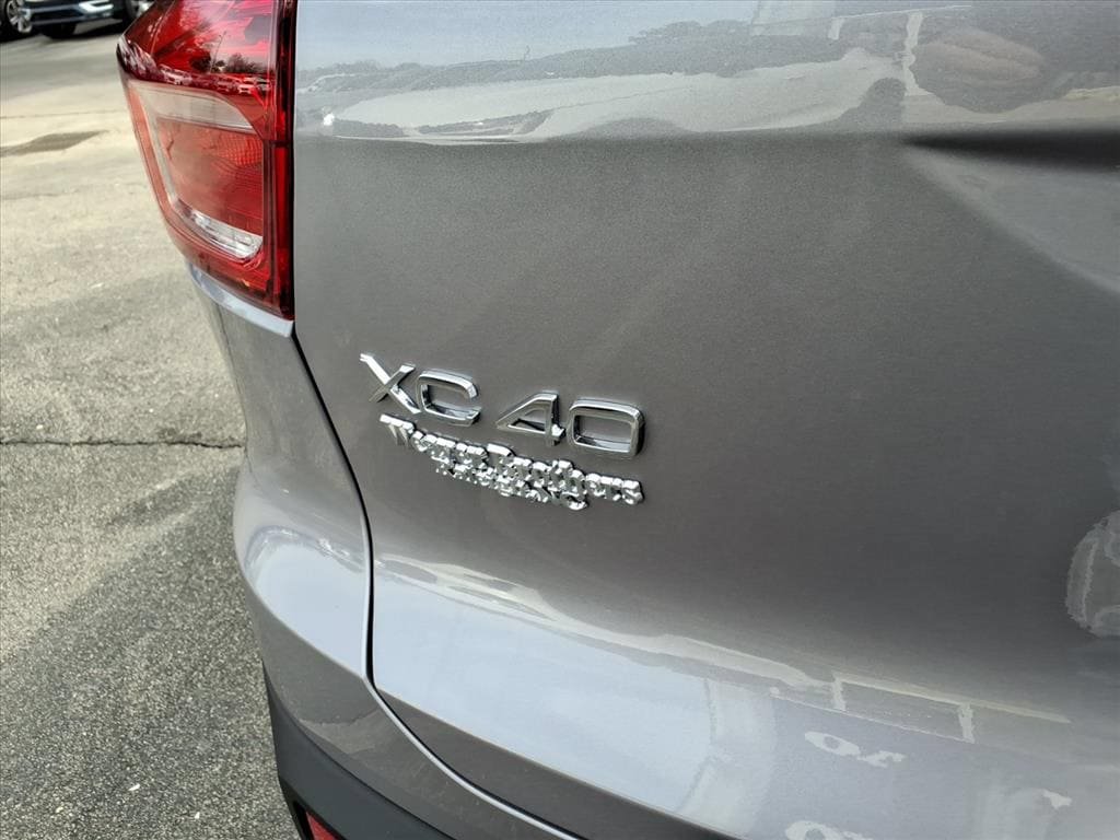 New 2026 Volvo XC40 B5 Plus w/ Protection Package Premier AWD/4WD image 5