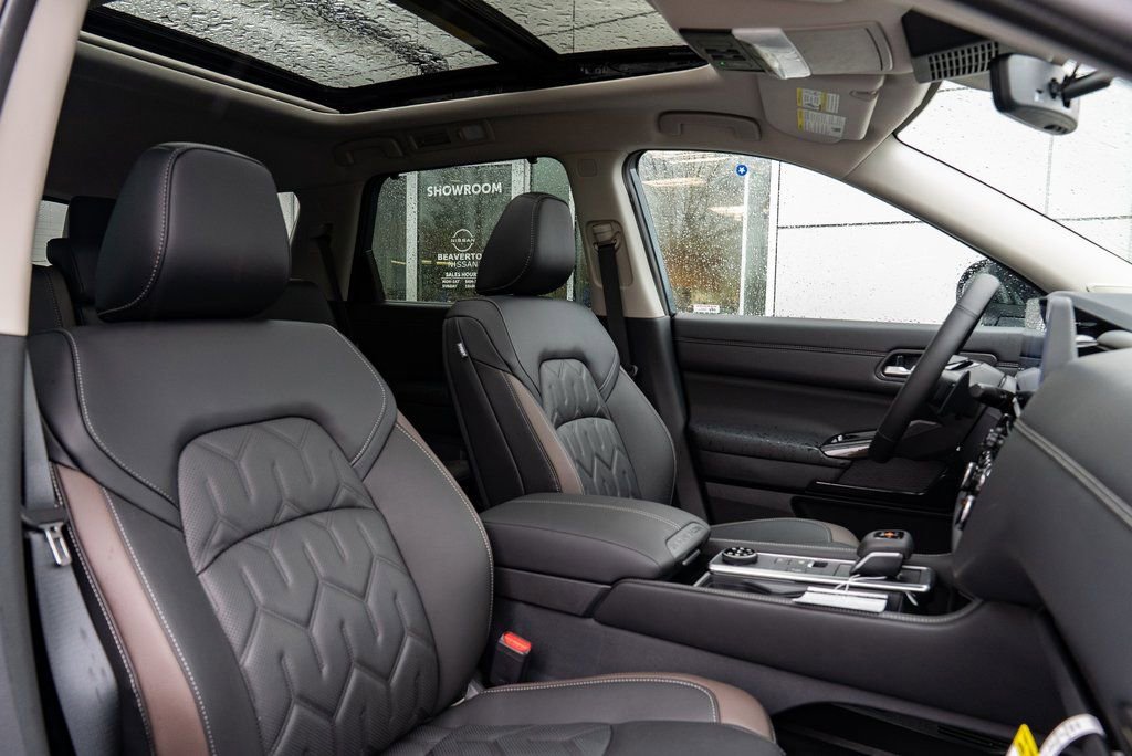 New 2026 Nissan Pathfinder Platinum AWD/4WD image 30