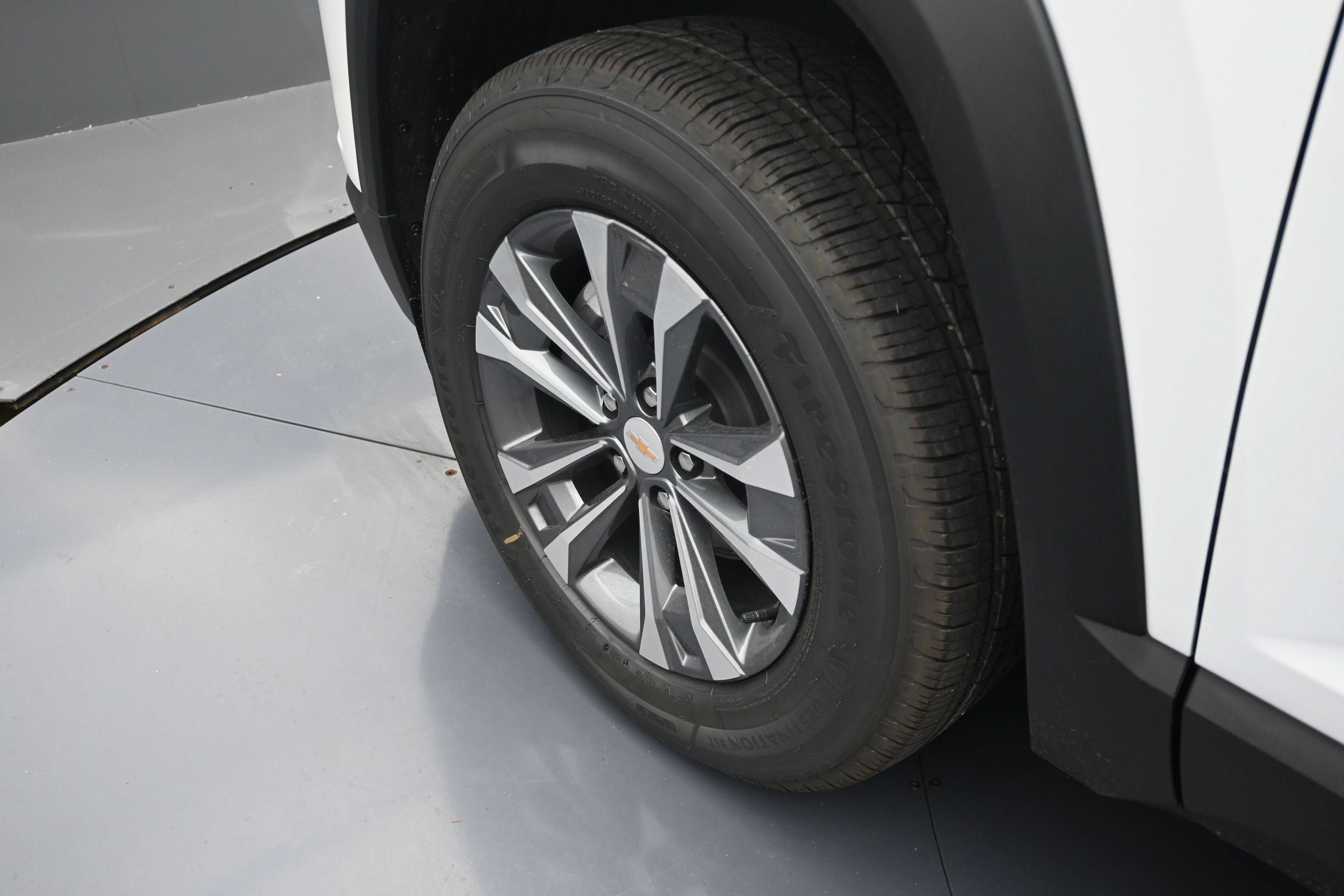 New 2027 Chevrolet Equinox LT w/ Convenience Package II FWD image 37