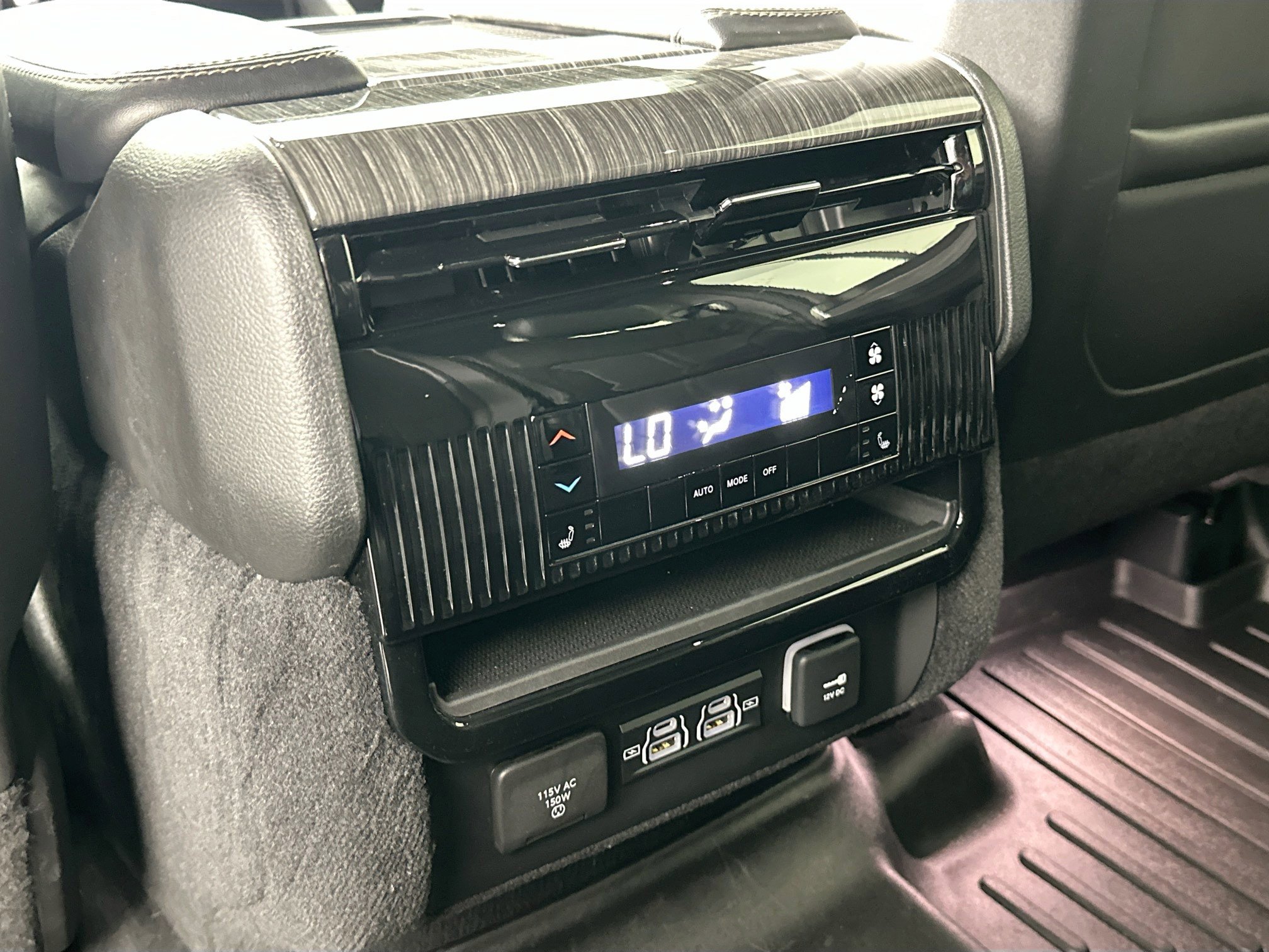 Used 2022 Jeep Wagoneer Series III image 26