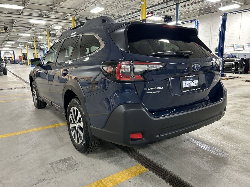 Certified 2025 Subaru Outback Premium image 6