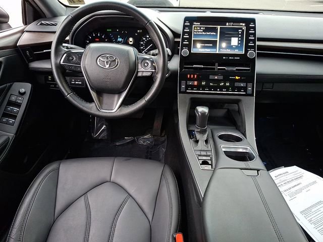 Used 2022 Toyota Avalon XLE image 11