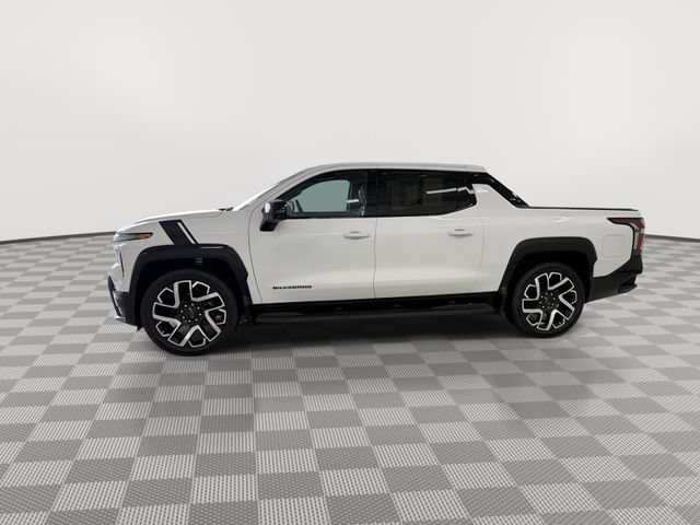 Certified 2025 Chevrolet Silverado EV RST AWD/4WD image 7