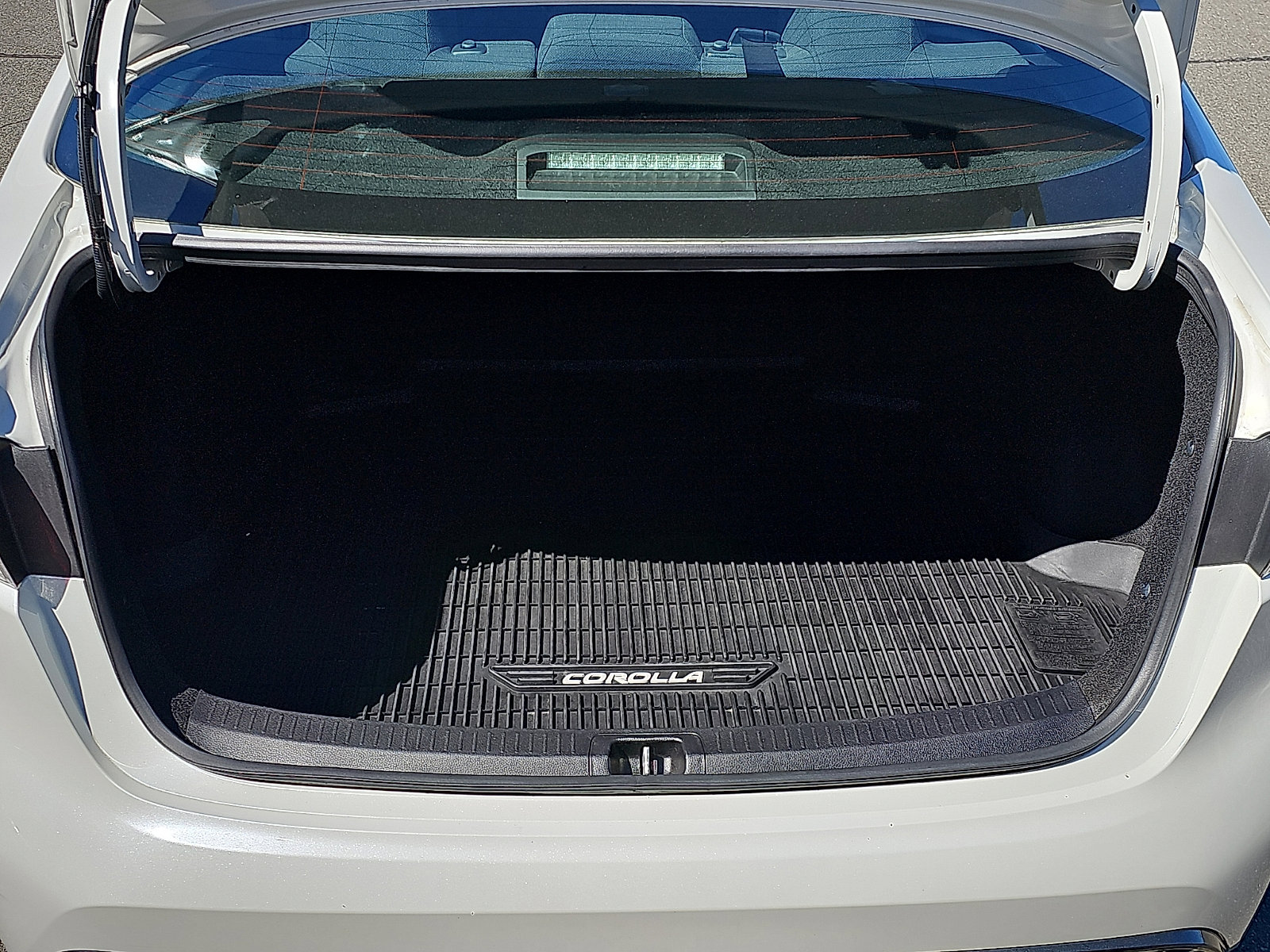 Used 2020 Toyota Corolla SE FWD image 29