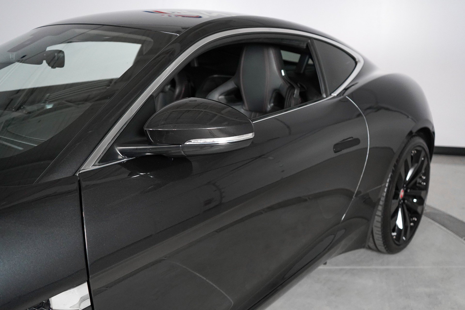 Used 2015 Jaguar F-TYPE S RWD image 2