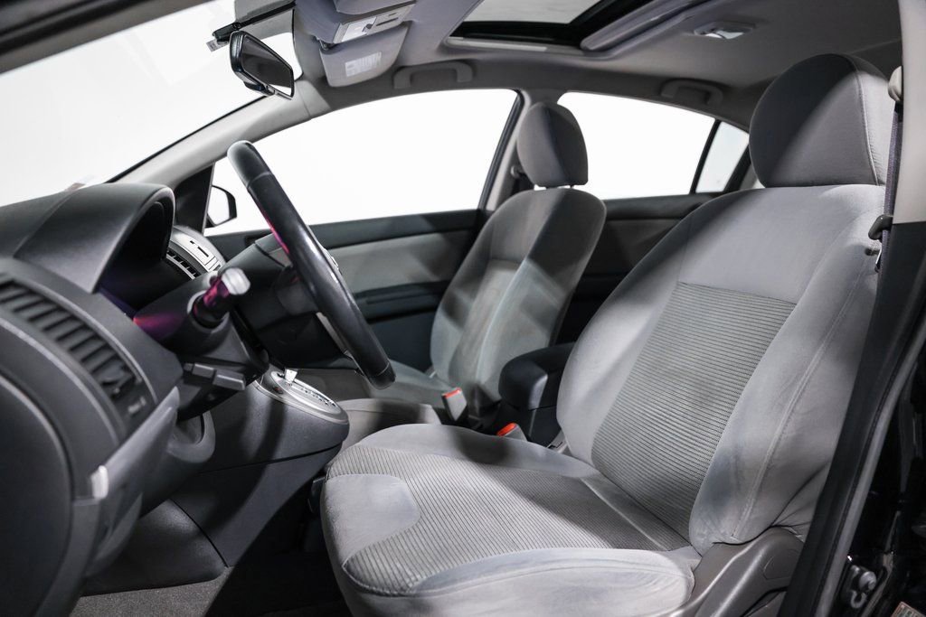 Used 2012 Nissan Sentra 2.0 SR w/ Special Edition Pkg FWD image 28