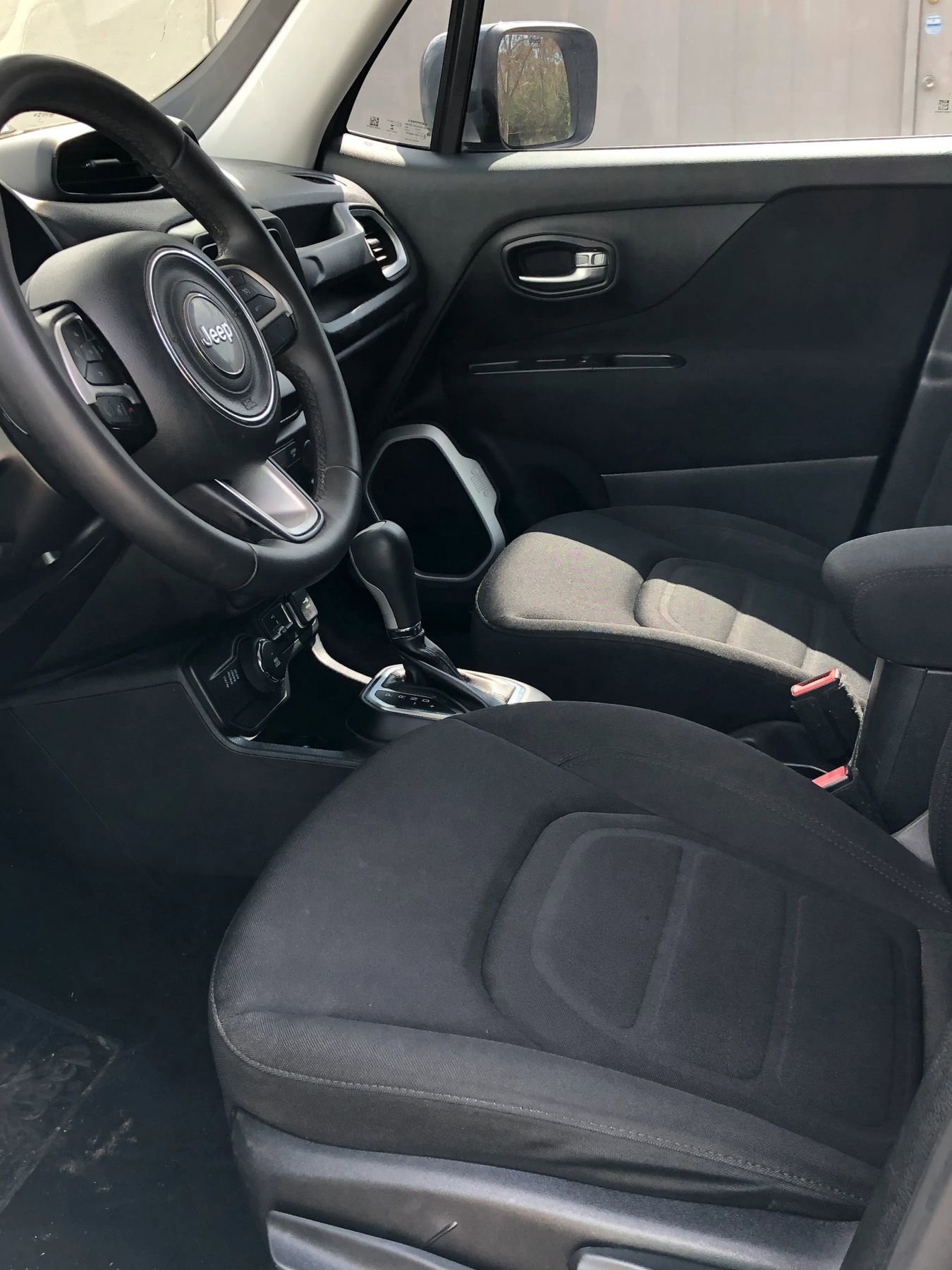 Used 2018 Jeep Renegade Latitude image 12