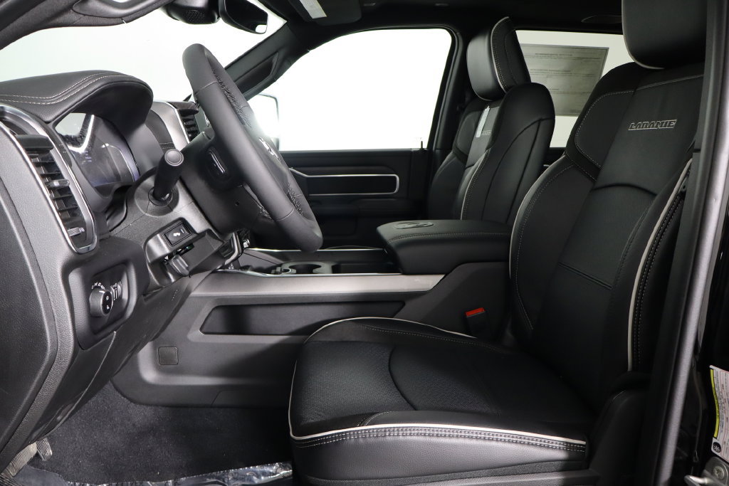 New 2026 RAM 2500 Laramie AWD/4WD image 14