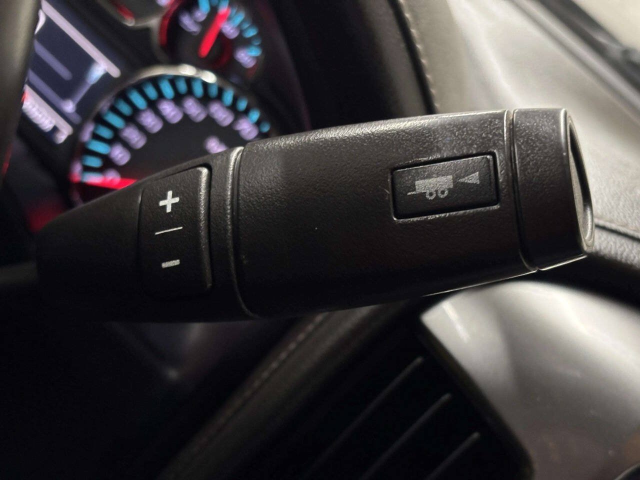 Used 2015 Chevrolet Silverado 2500 LTZ w/ Driver Alert Package AWD/4WD image 34