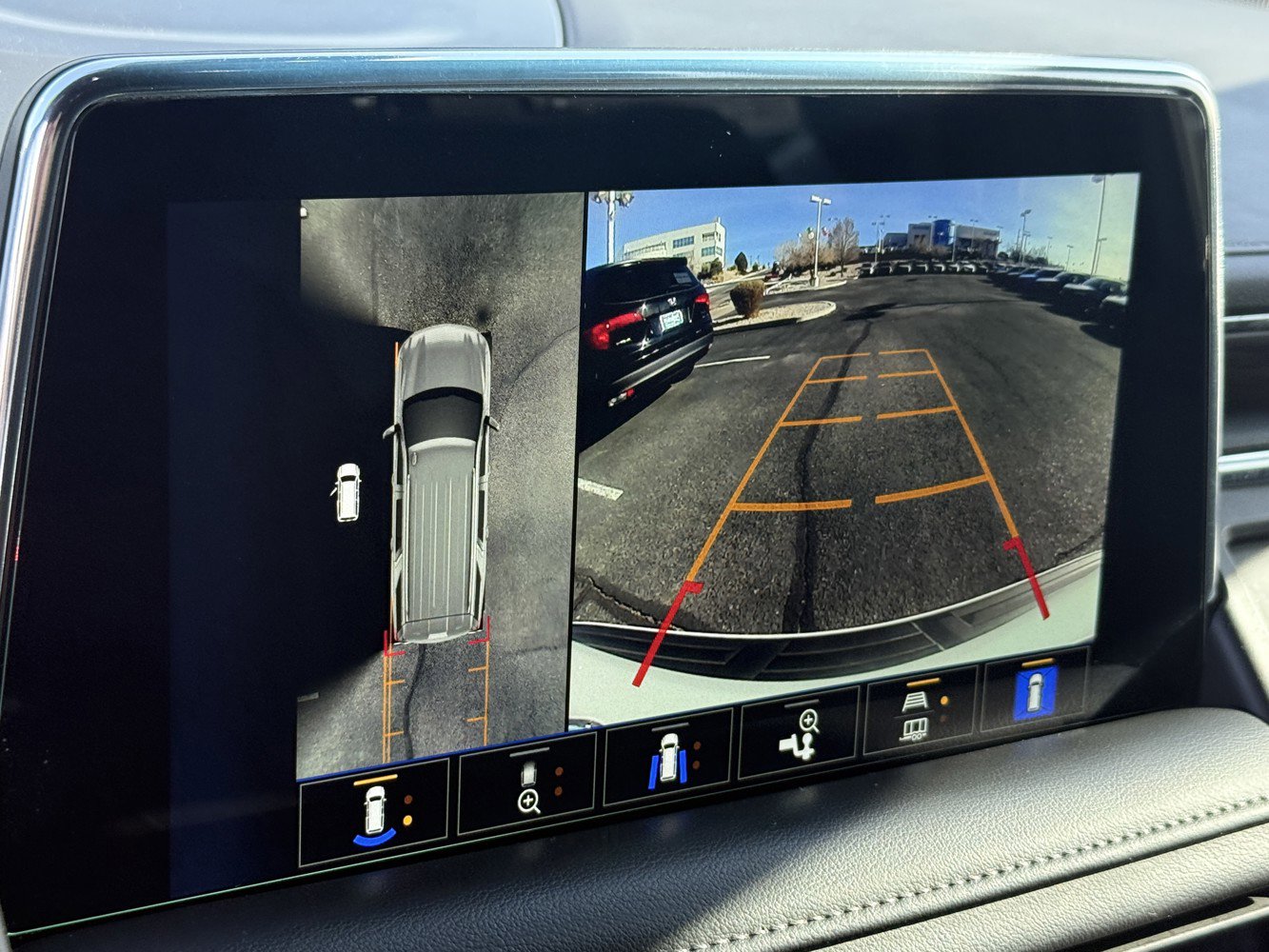 Used 2022 Chevrolet Tahoe LT w/ Luxury Package image 13