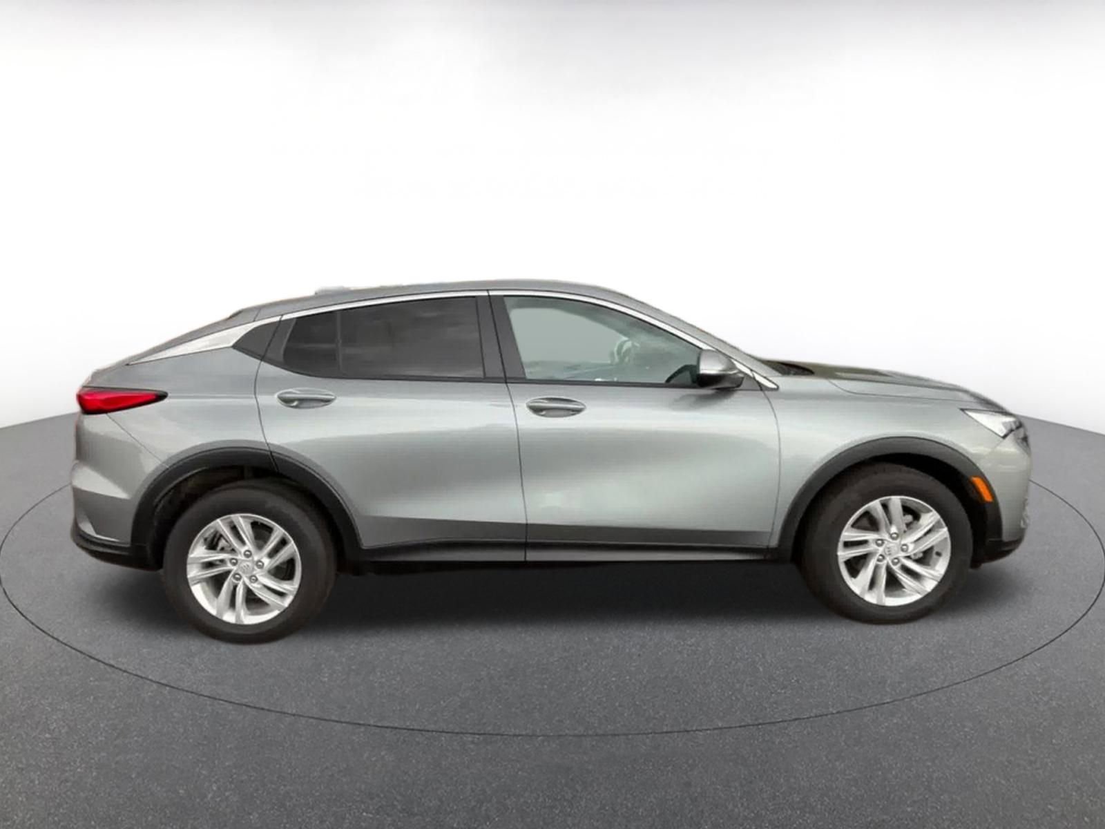 Used 2025 Buick Envista Preferred image 16