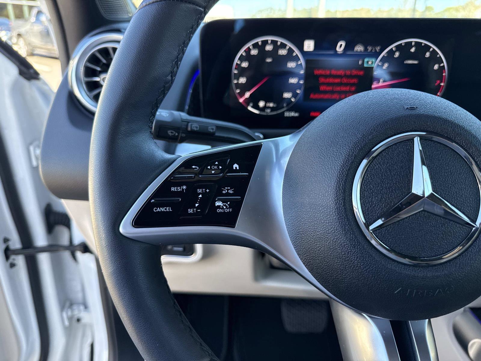 Used 2025 Mercedes-Benz GLB 250 image 29