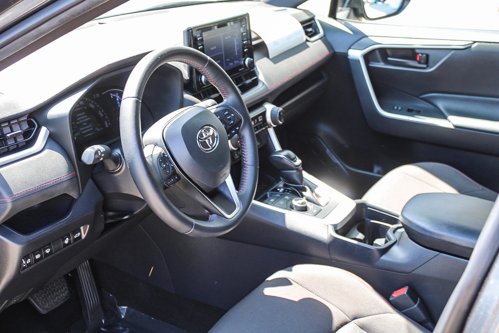 Certified 2021 Toyota RAV4 SE w/ Weather & Moonroof Package AWD/4WD image 19