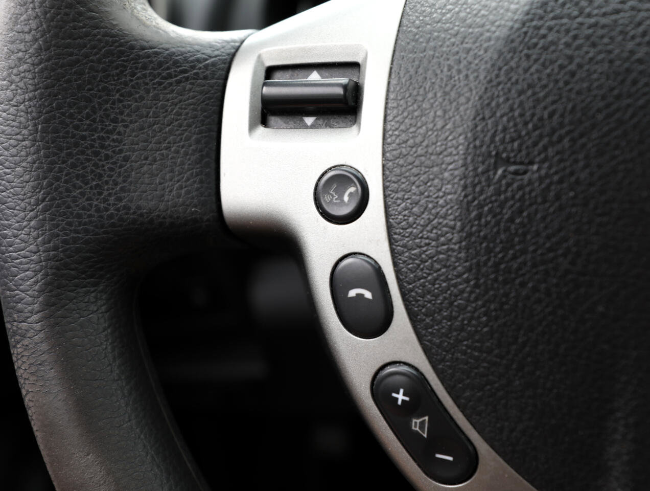 Used 2015 Nissan Rogue S w/ Convenience Package image 20