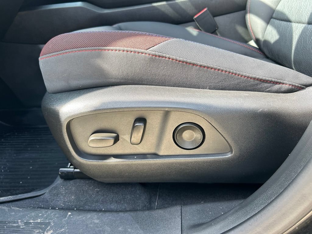 Used 2025 Chevrolet Equinox RS w/ Convenience Package III FWD image 21