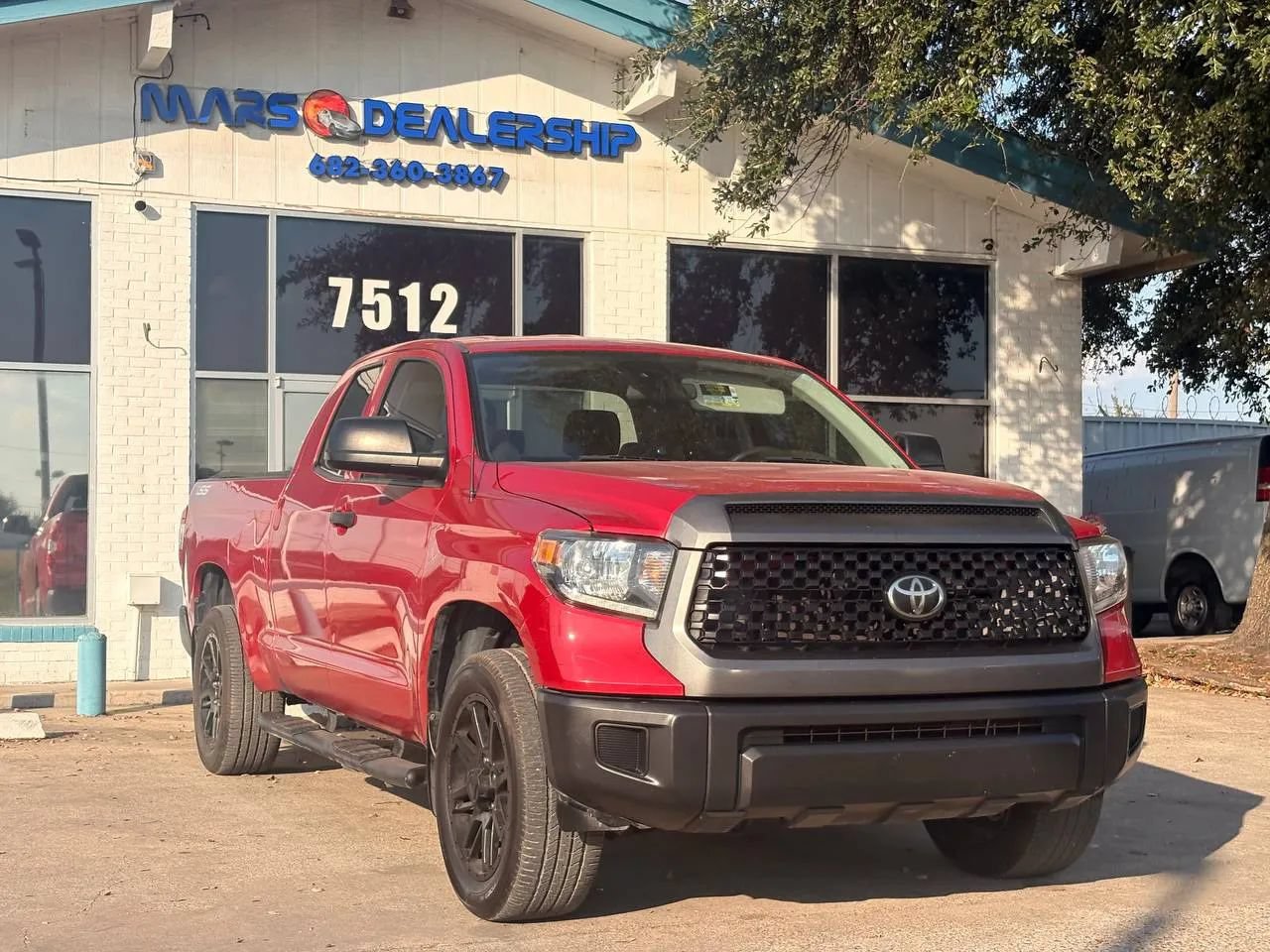 Used 2019 Toyota Tundra SR RWD image 1