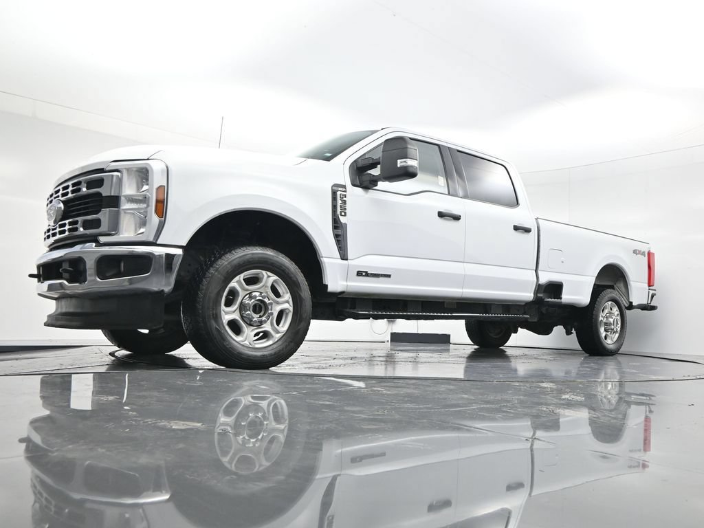 Used 2025 Ford F350 XLT AWD/4WD image 46
