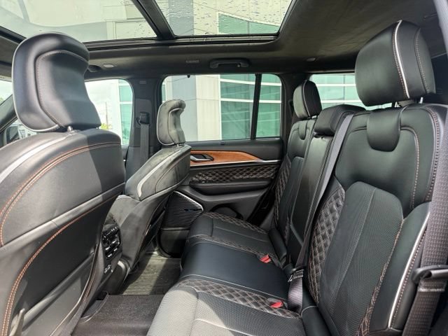 Used 2023 Jeep Grand Cherokee Summit AWD/4WD image 25