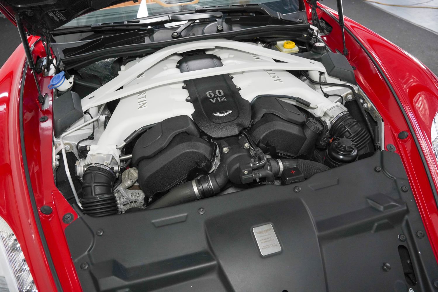Used 2014 Aston Martin Vanquish Volante RWD image 45