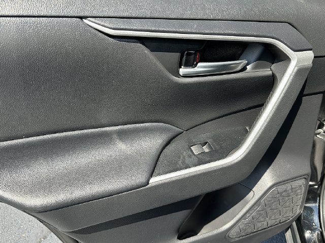 Used 2021 Toyota RAV4 XLE Premium FWD image 17