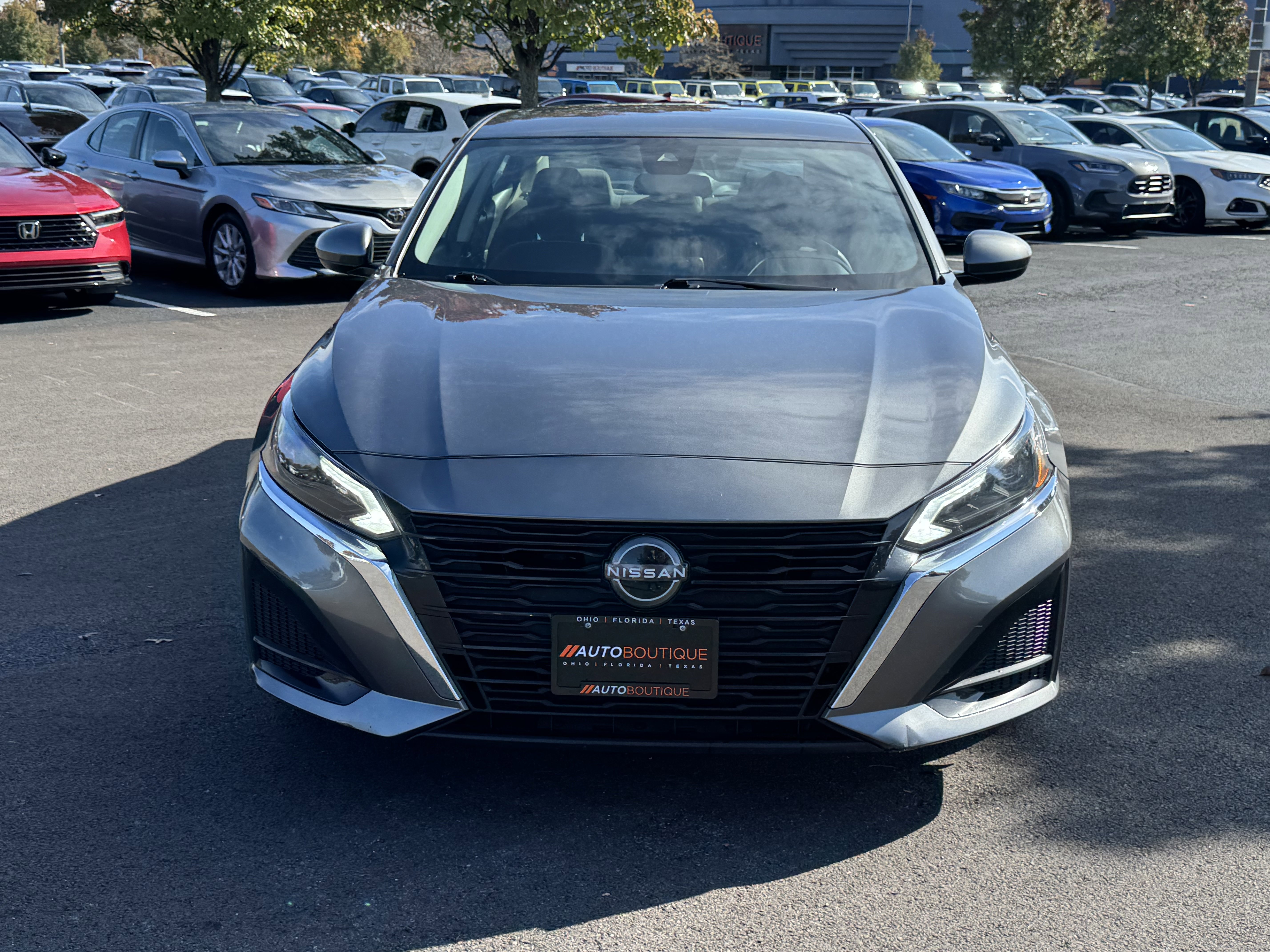 Used 2023 Nissan Altima 2.5 SV image 3